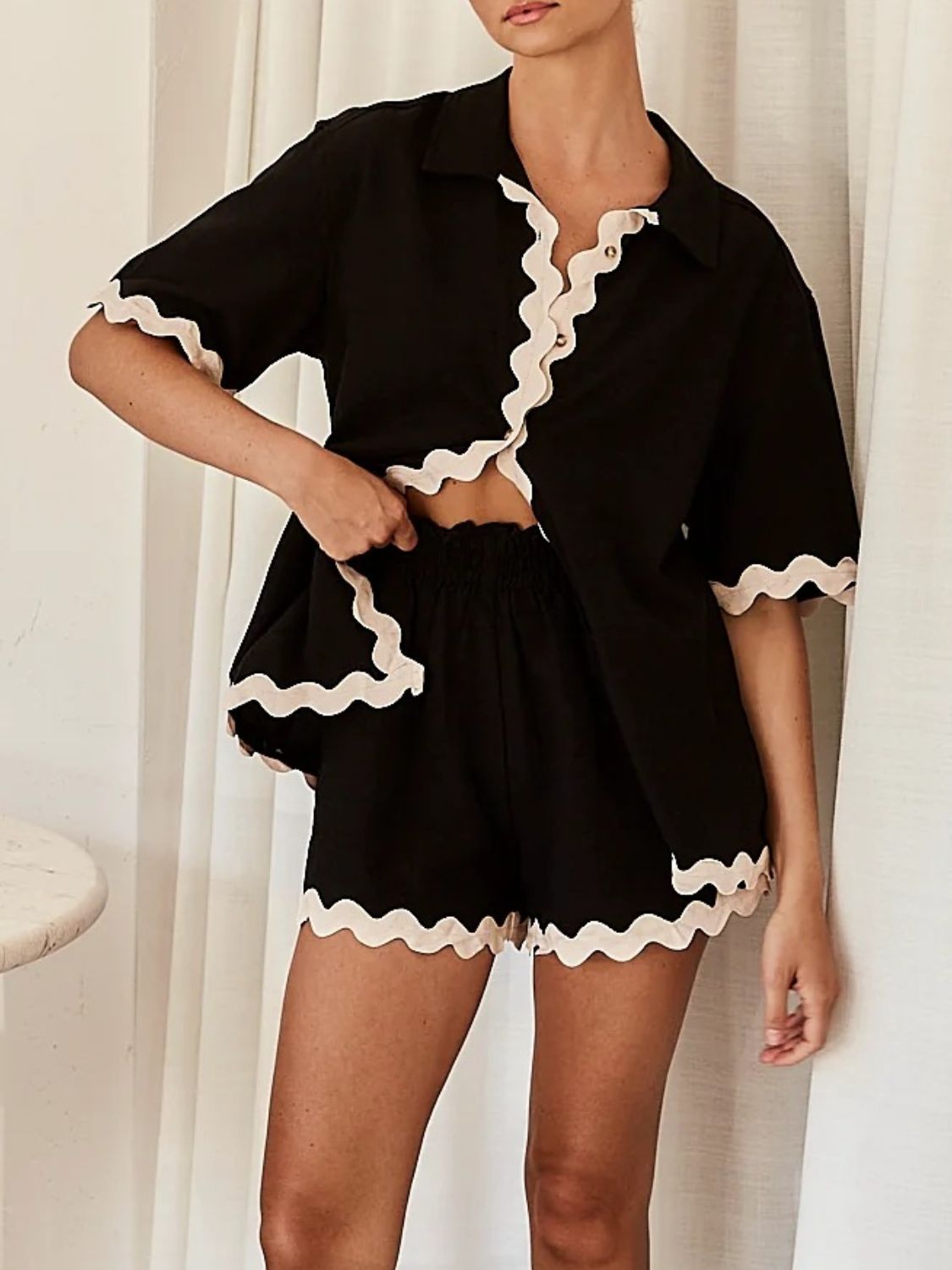 Contrast Trim Half Sleeve Top and Shorts Set - Drazelle Store