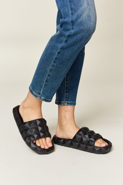 WILD DIVA Pyramid Stud Toe Band Footbed Sandals - Drazelle Store