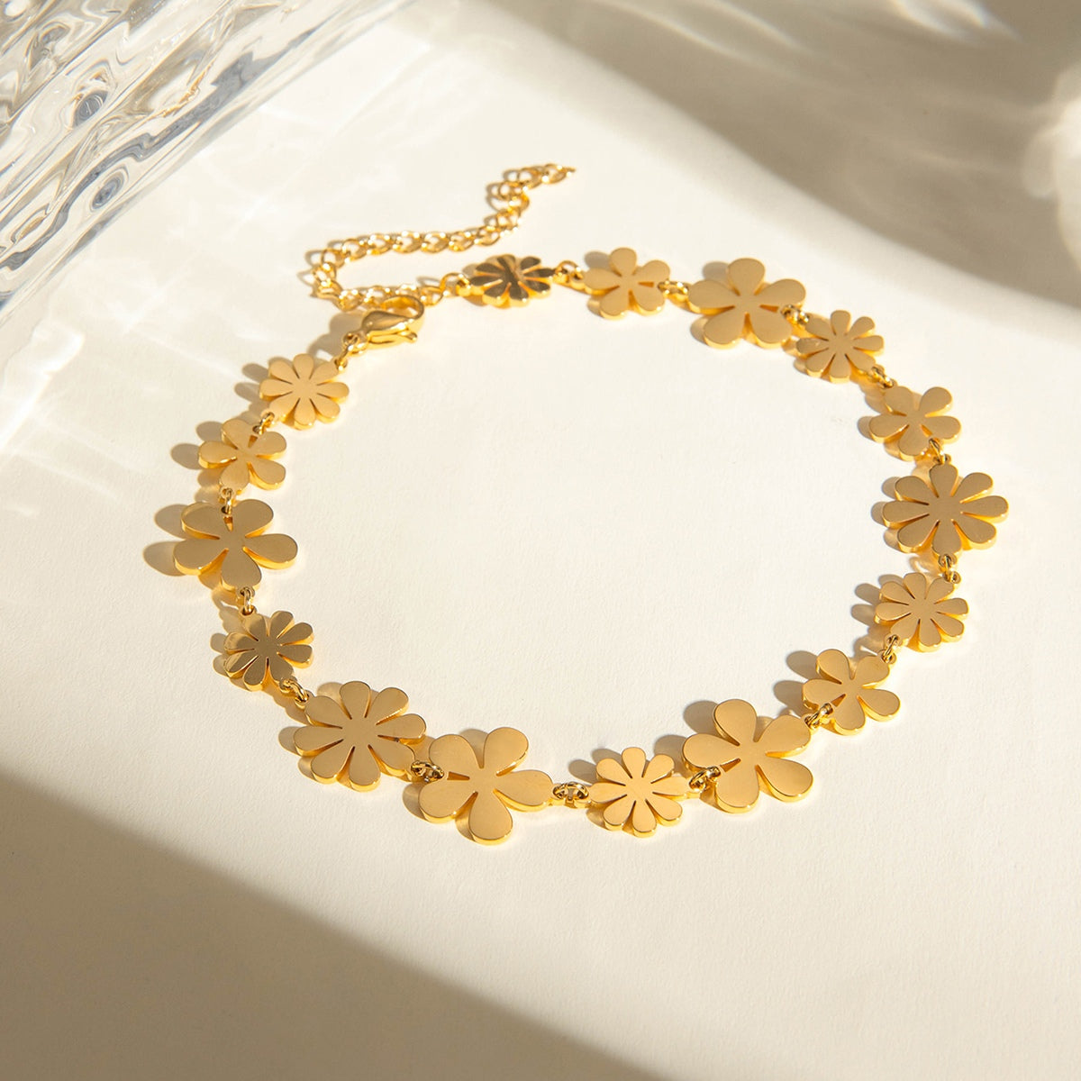 Gold-Plated Flower Bracelet - Drazelle Sore