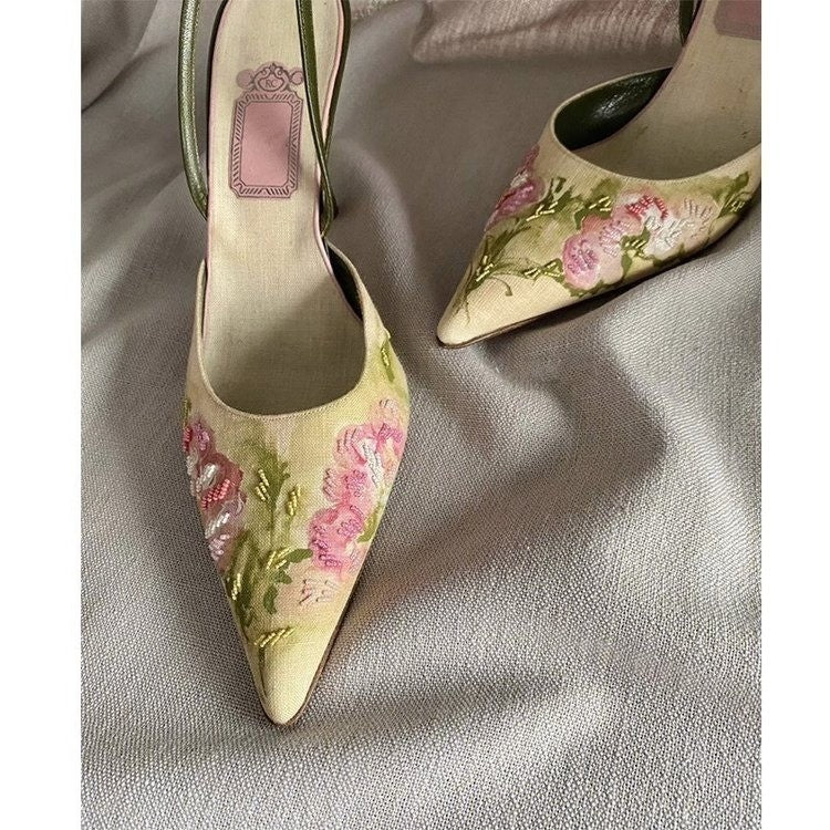 Vintage Pointed Embroidered High Heels - Drazelle Store