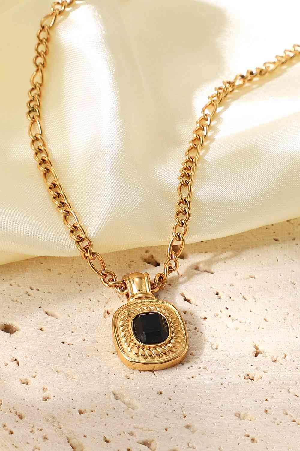 18K Gold Plated Inlaid Rhinestone Pendant Necklace - Drazelle Store