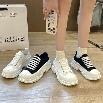 Lace Up Round Toe Platform Sneakers - Drazelle Store