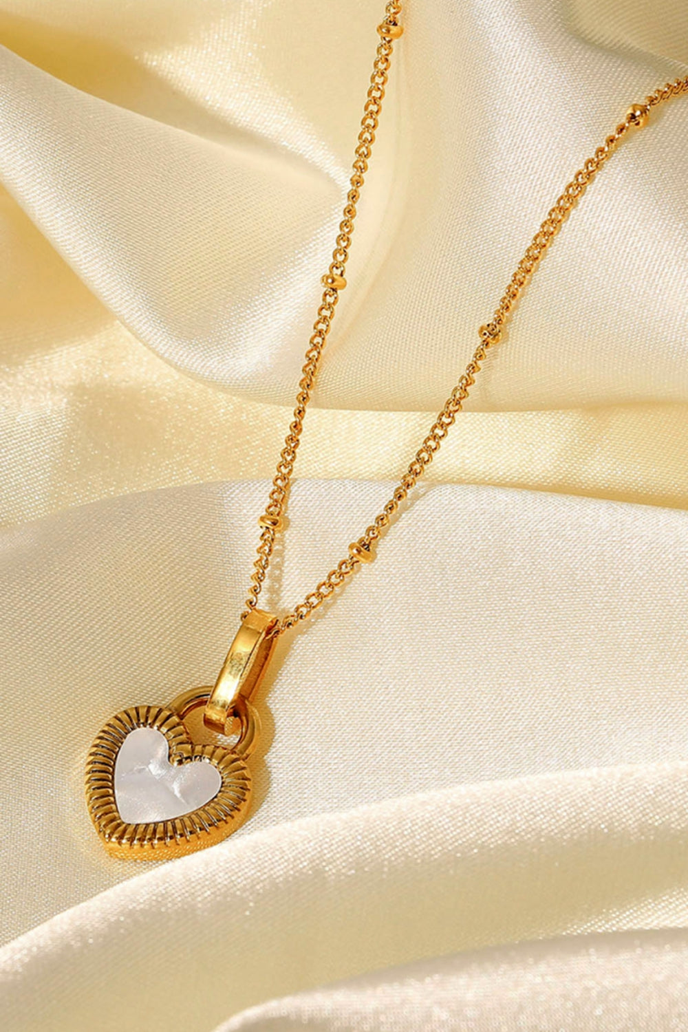 Contrast Heart Pendant Necklace - Drazelle Store