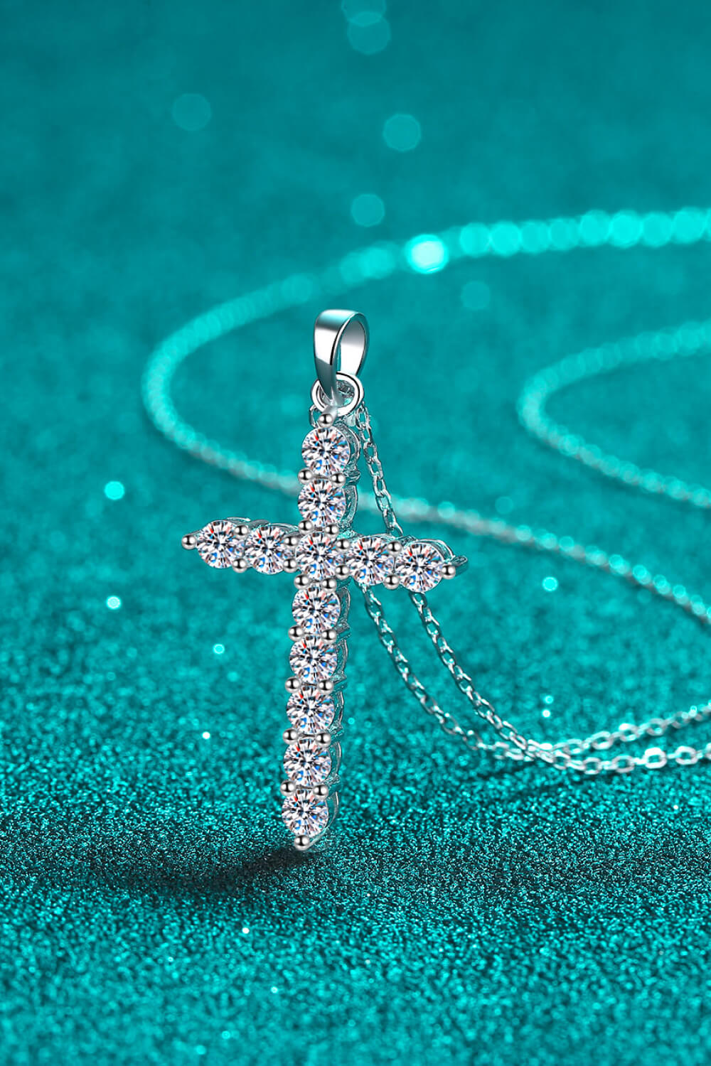 Moissanite Cross Pendant Chain Necklace - Drazelle Store