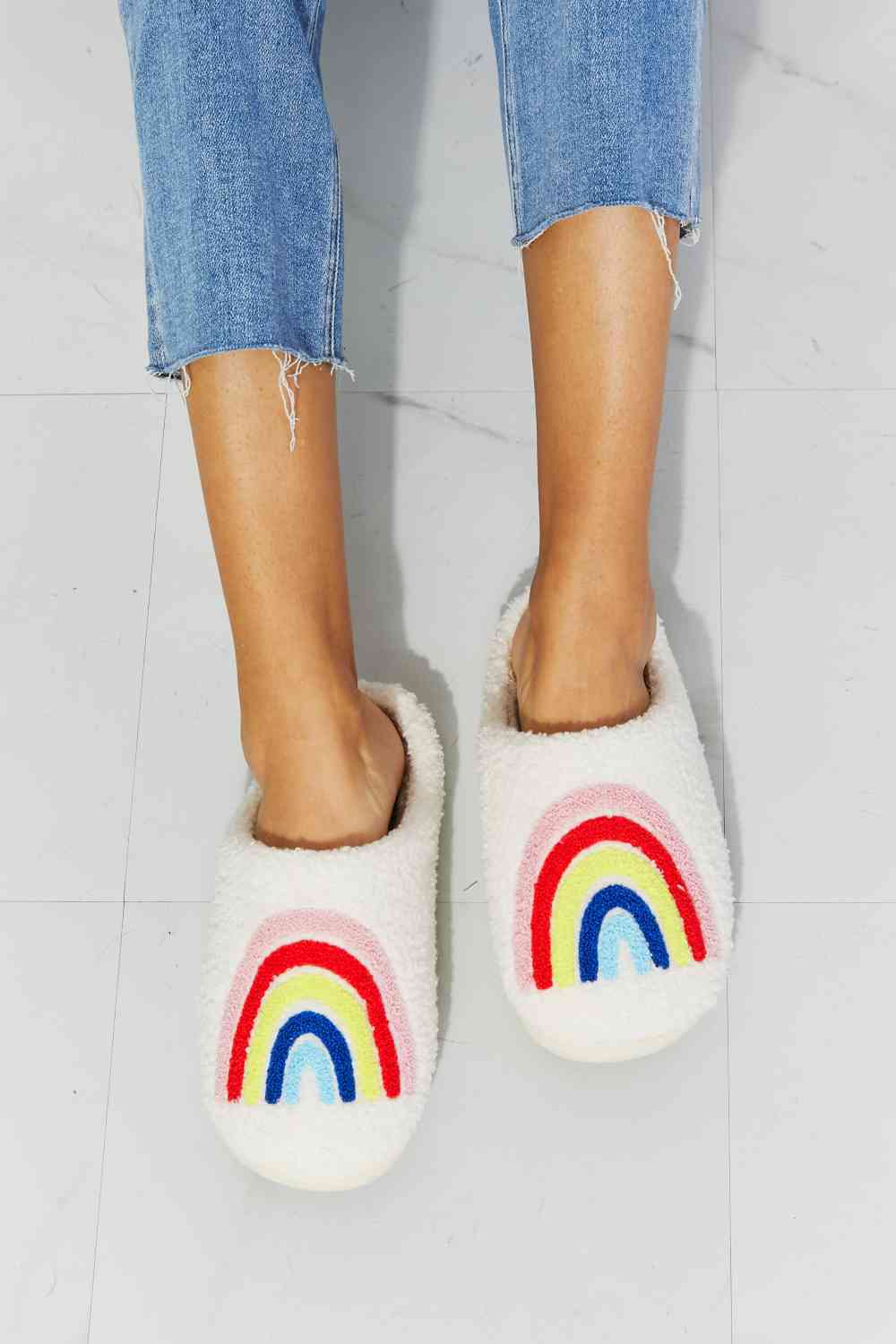 MMShoes Rainbow Plush Slipper - Drazelle Sore