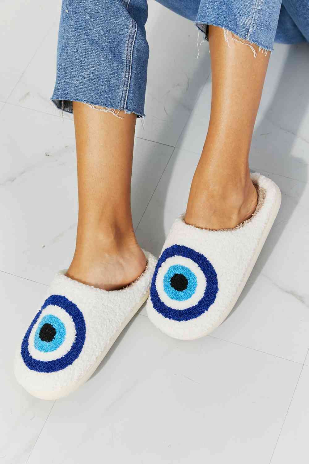 MMShoes Eye Plush Slipper - Drazelle Store