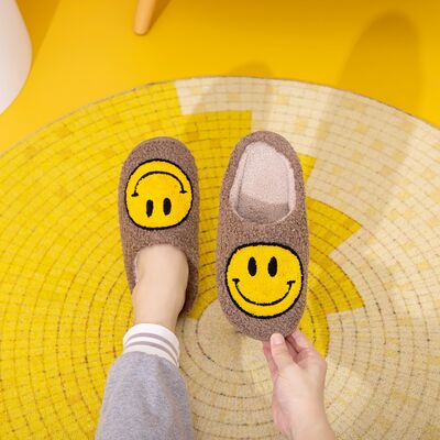 Melody Smiley Face Slippers - Drazelle Store