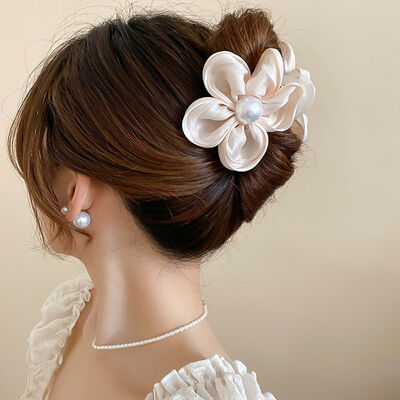 Flower Acrylic Hair Claw Clip - Drazelle Store