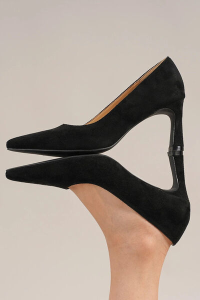 Beast Fashion Faux Suede Point Toe Pumps - Drazelle Store