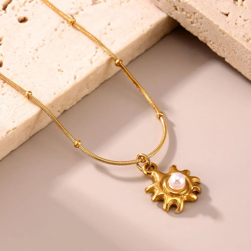 18K Gold-Plated Shell Pearl Necklace - Drazelle Store
