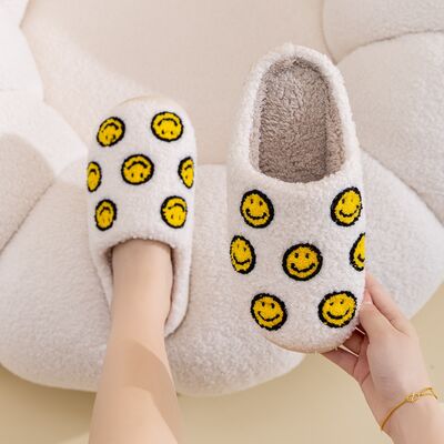 Melody Smiley Face Slippers - Drazelle Store