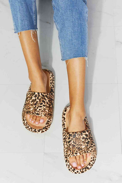 MMShoes Arms Around Me Open Toe Slide in Leopard - Drazelle Store