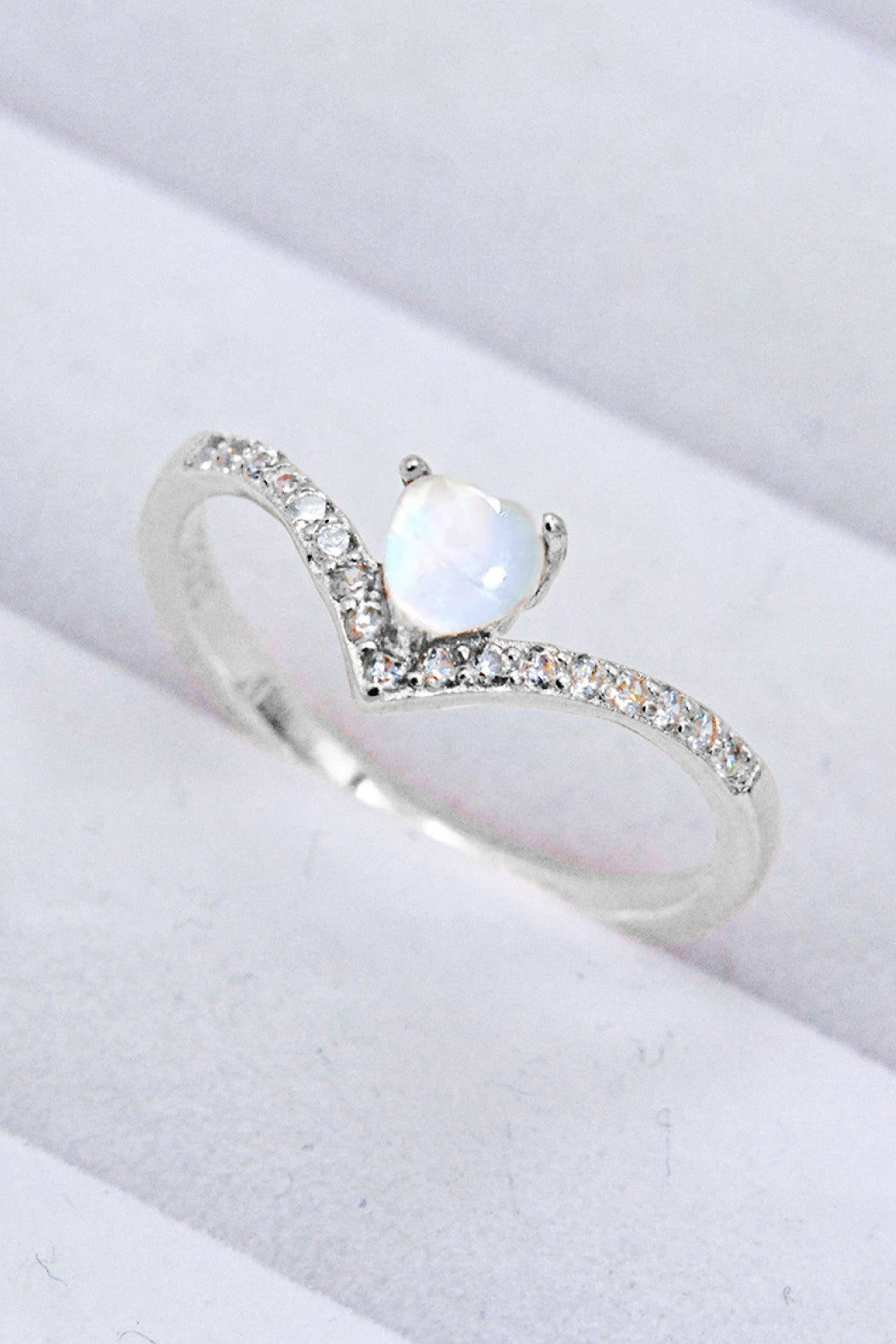 Moonstone Heart-Shaped Ring - Drazelle Store