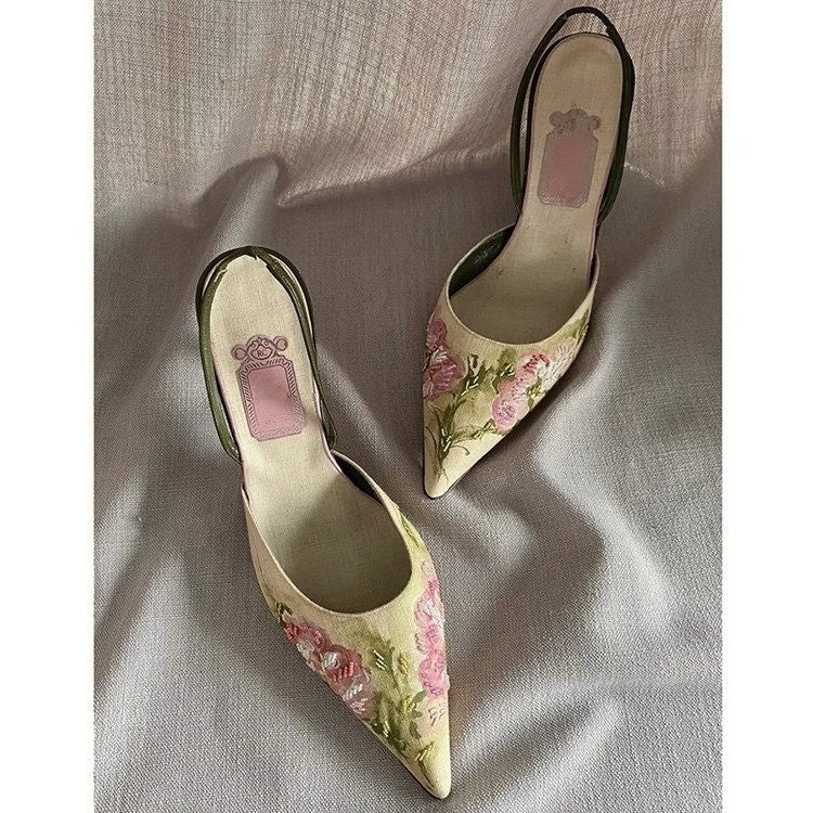 Vintage Pointed Embroidered High Heels - Drazelle Store