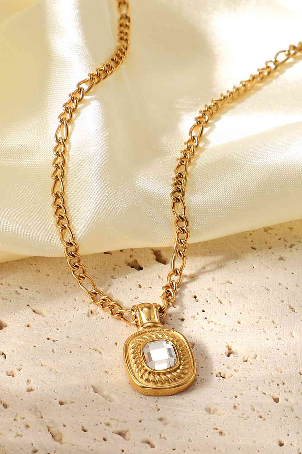 18K Gold Plated Inlaid Rhinestone Pendant Necklace - Drazelle Store