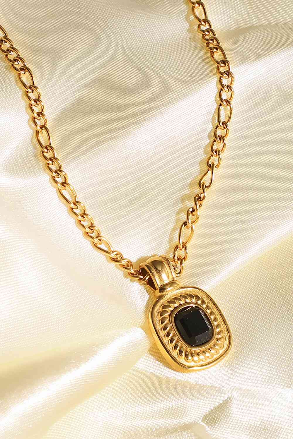 18K Gold Plated Inlaid Rhinestone Pendant Necklace - Drazelle Store